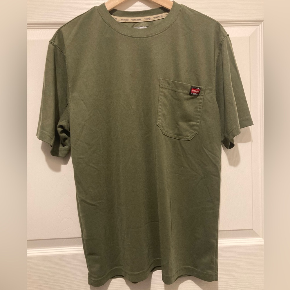 Wrangler Workwear Men’s Medium Olive Short Sleeve Performance Tee